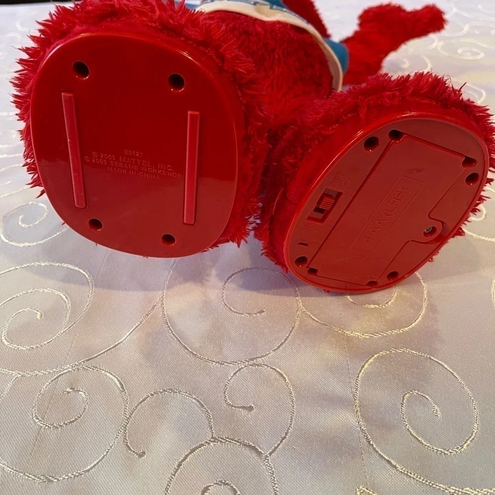 Fisher-Price E-L-M-O (YMCA) Singing & Dancing Elmo -2003